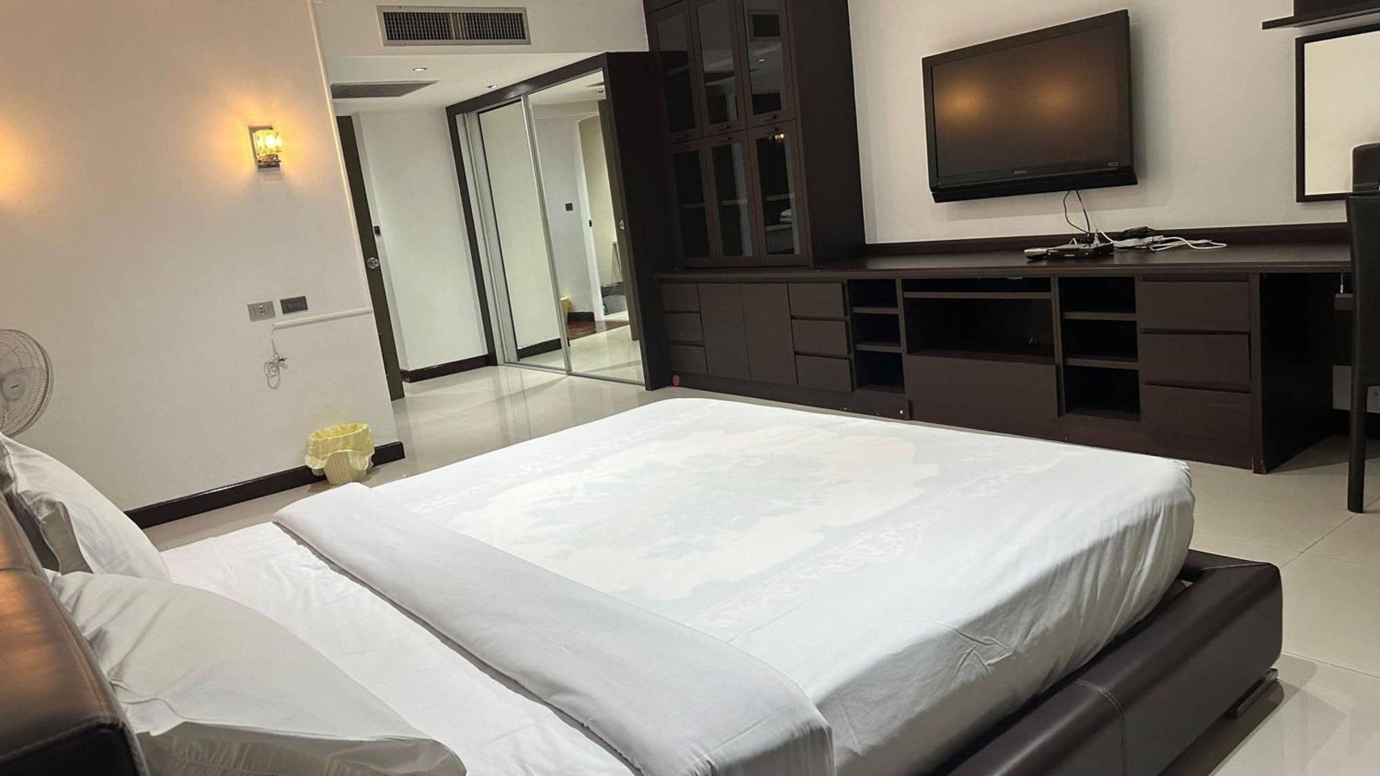 Omni Tower Sukhumvit Nana Direct Hotel Bangkok Kültér fotó