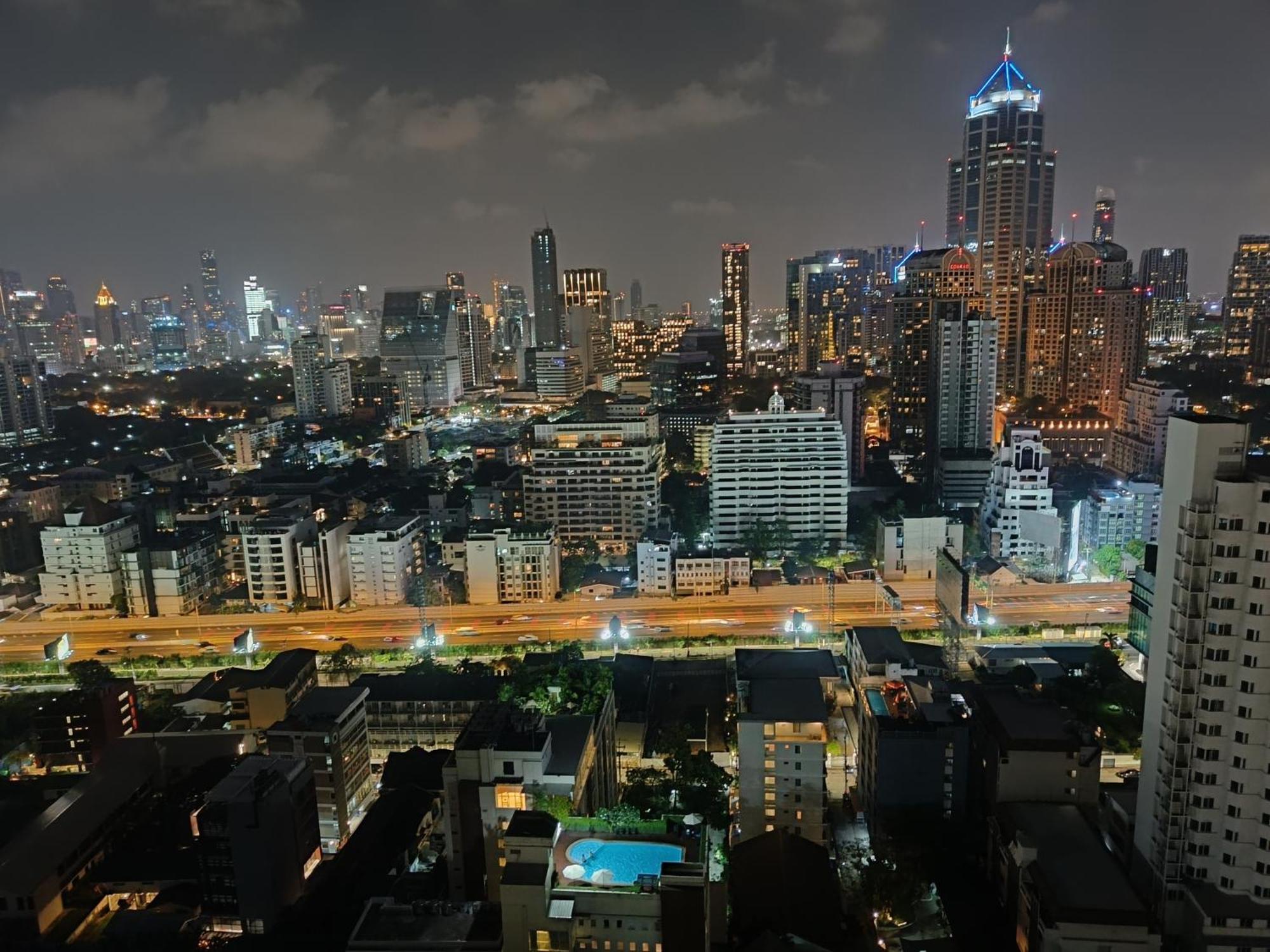 Omni Tower Sukhumvit Nana Direct Hotel Bangkok Kültér fotó