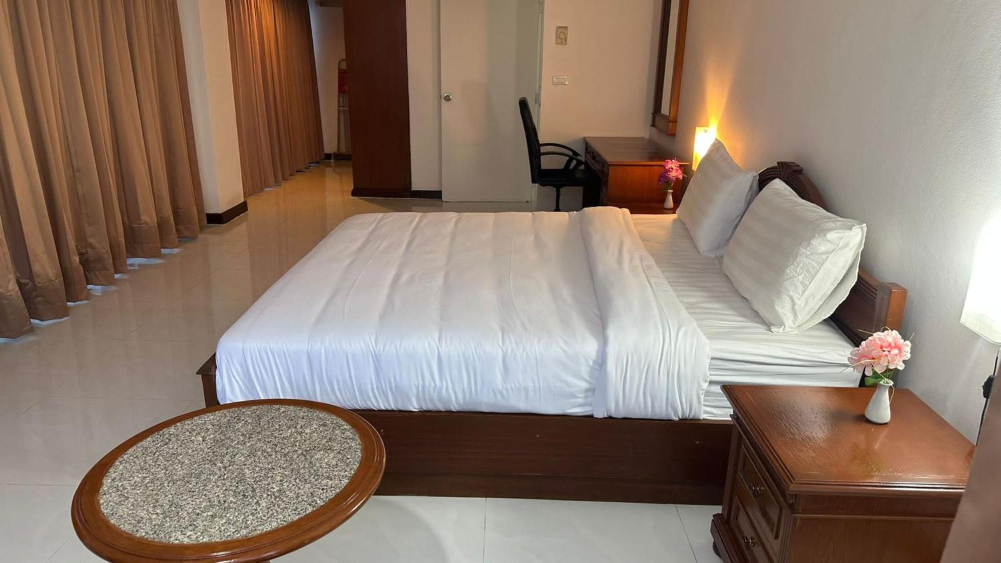 Omni Tower Sukhumvit Nana Direct Hotel Bangkok Kültér fotó