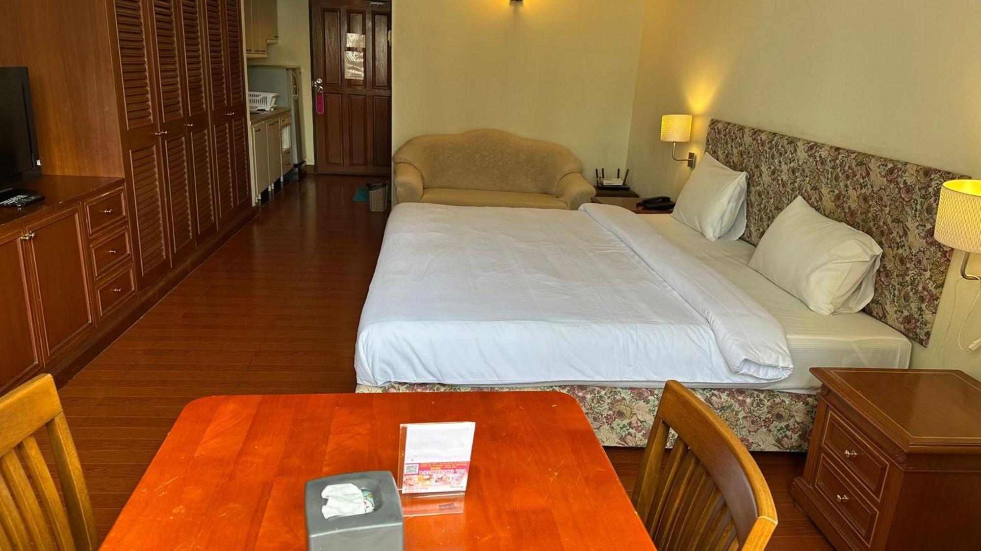 Omni Tower Sukhumvit Nana Direct Hotel Bangkok Kültér fotó