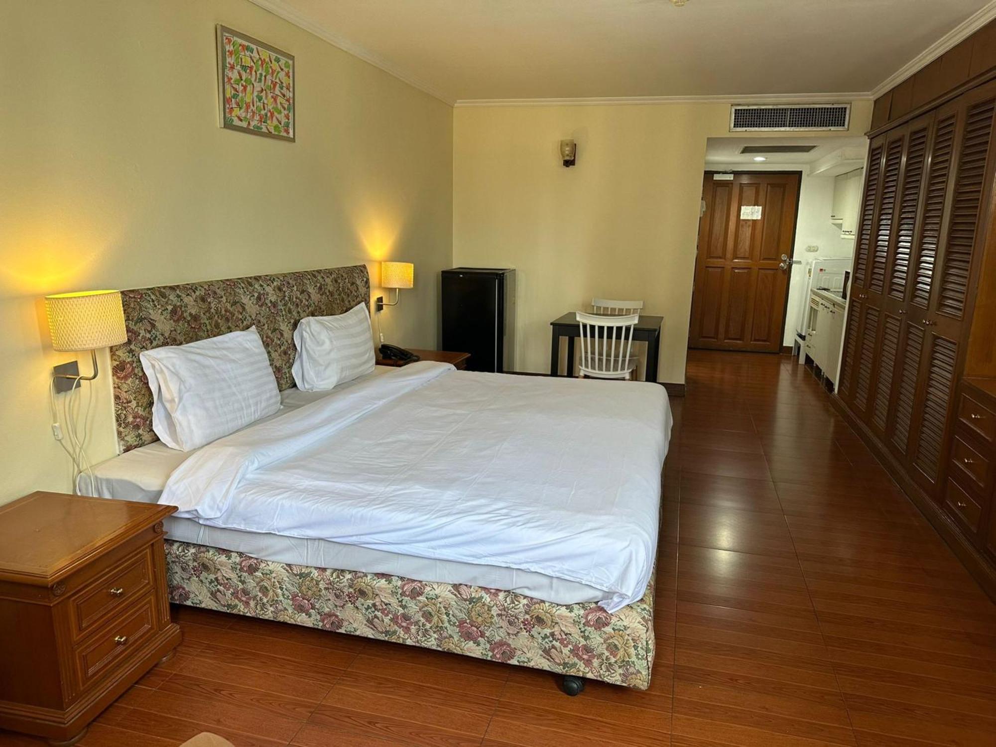 Omni Tower Sukhumvit Nana Direct Hotel Bangkok Kültér fotó
