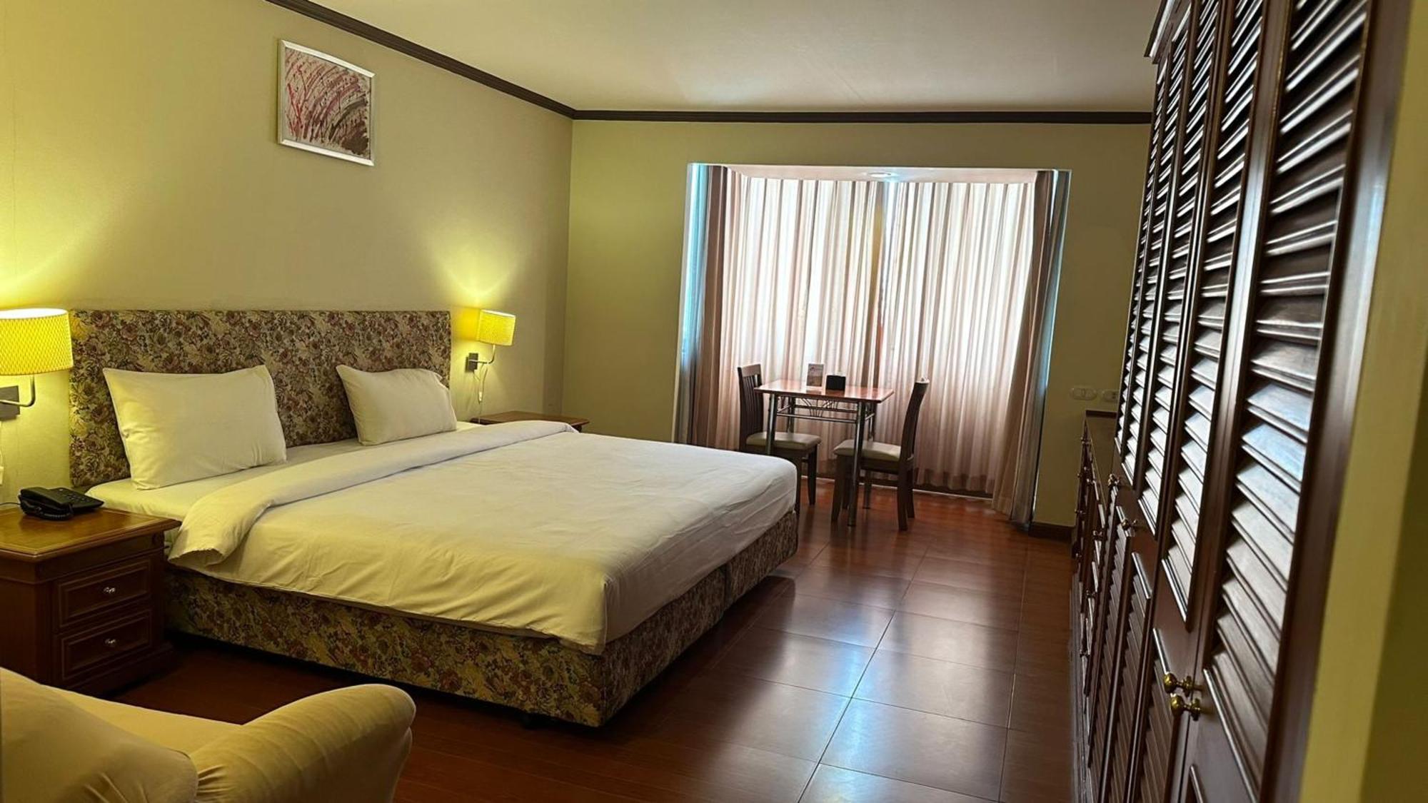 Omni Tower Sukhumvit Nana Direct Hotel Bangkok Kültér fotó
