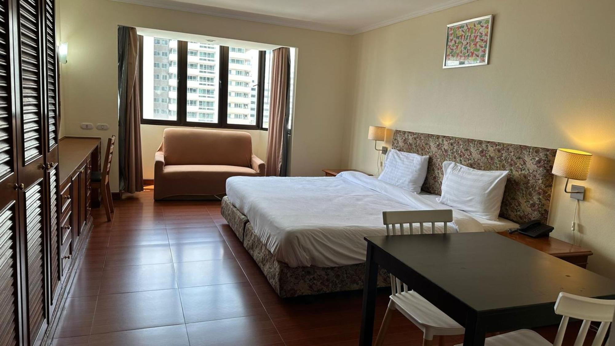 Omni Tower Sukhumvit Nana Direct Hotel Bangkok Kültér fotó