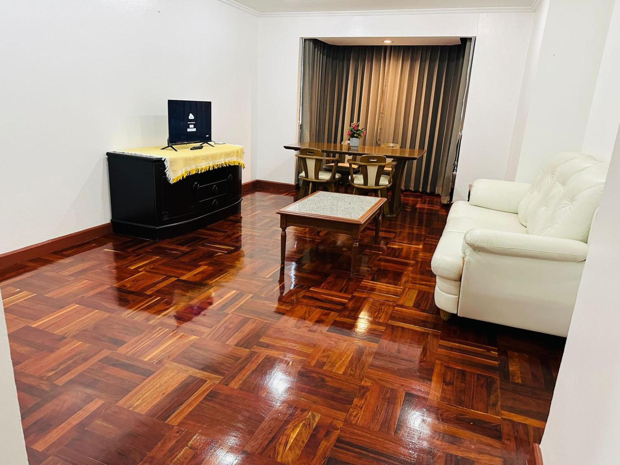 Omni Tower Sukhumvit Nana Direct Hotel Bangkok Kültér fotó