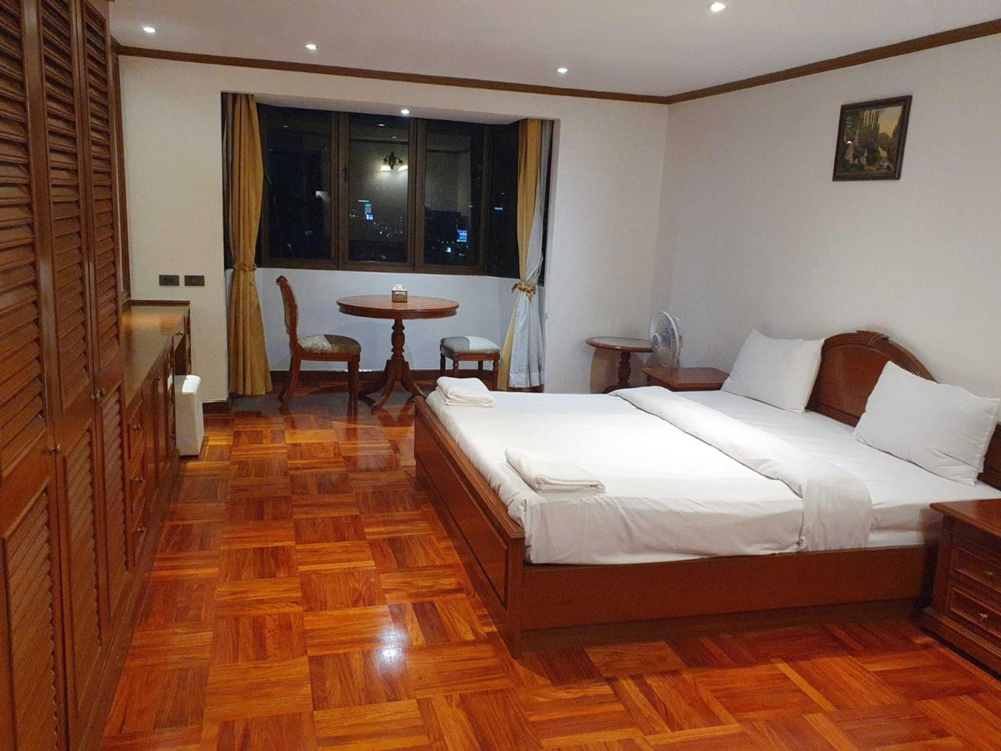 Omni Tower Sukhumvit Nana Direct Hotel Bangkok Kültér fotó