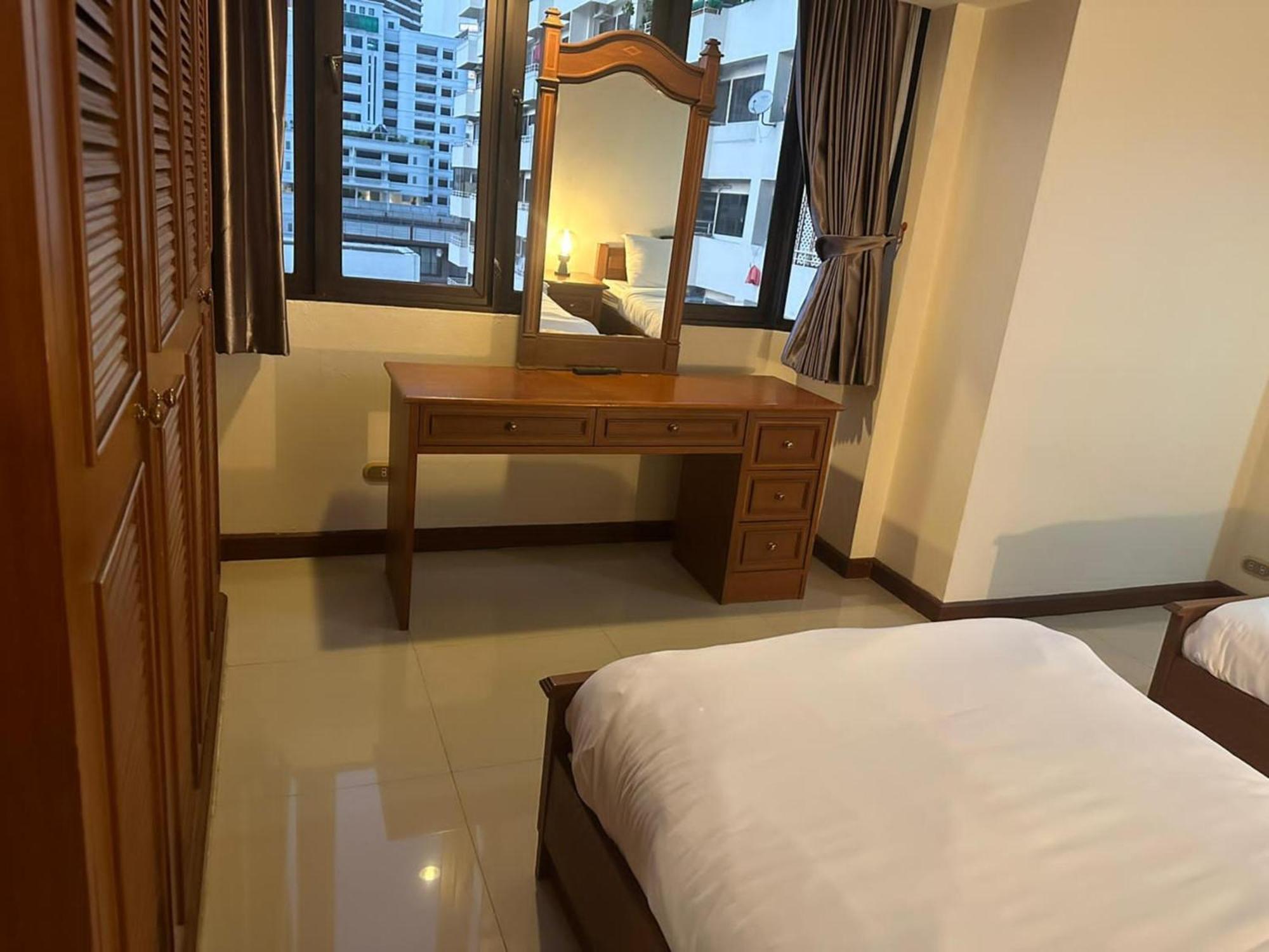 Omni Tower Sukhumvit Nana Direct Hotel Bangkok Kültér fotó